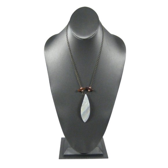 Mother of Pearl Shell Pendant Necklace 17 inch Chain Jewelry Ocean Unisex Beach - Picture 4 of 7